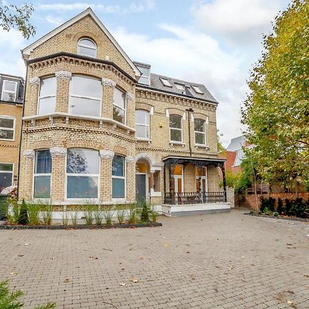Modern And Light 2 Bed Flat In Sw2 Apartment Londra Exterior foto